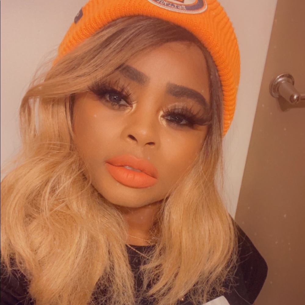 Meet your Posher, Dominique